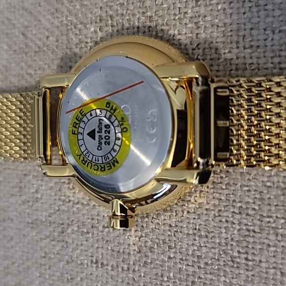 NWT!!! Gold Ladies Movado Bold - Picture 8 of 11